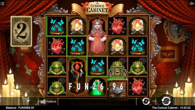 Slot feature - Silver drawer